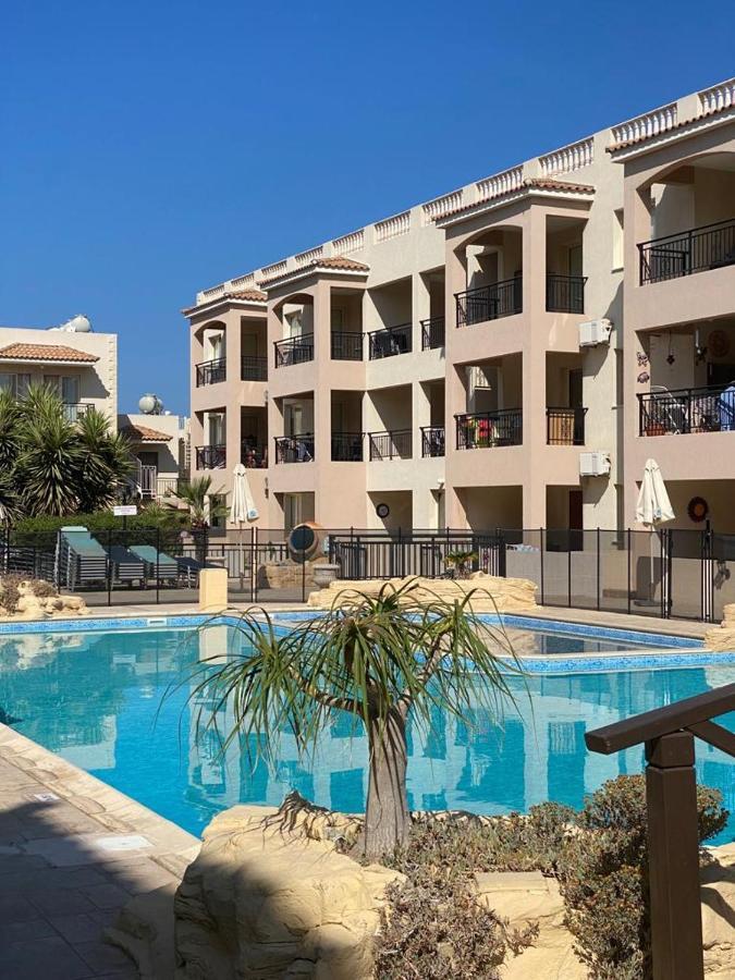Royal Seacrest Residence Paphos Eksteriør bilde