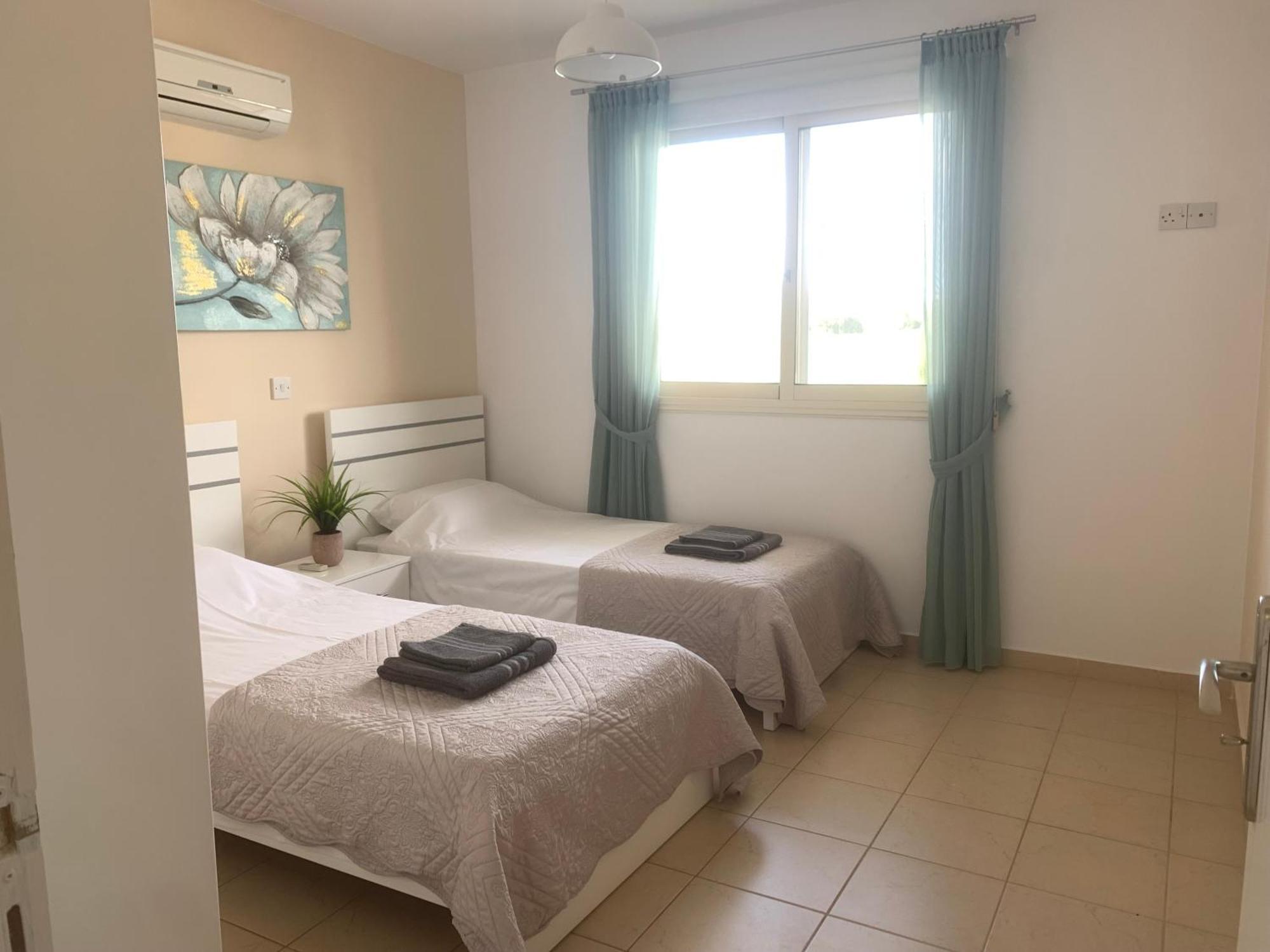 Royal Seacrest Residence Paphos Eksteriør bilde